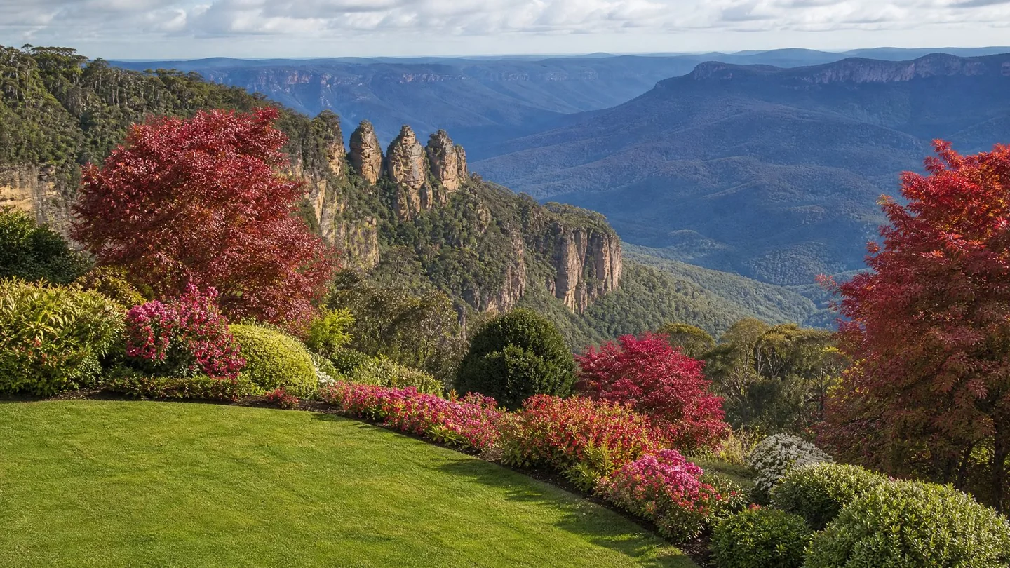 Cover image for A cool-climate sanctuary perched high above the Blue Mountains wilderness