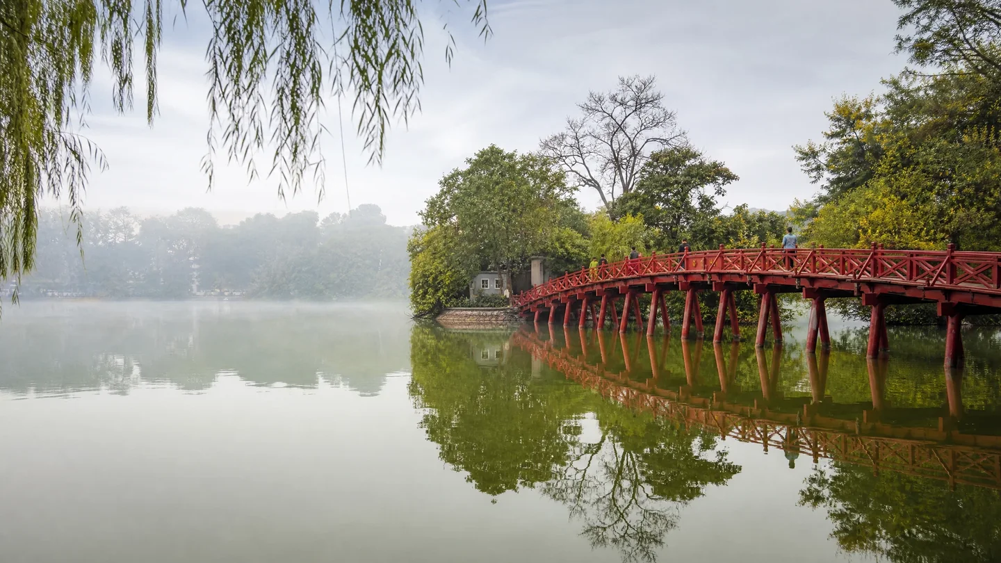 Cover image for A City That Keeps Moving: A Slow Day in Hanoi