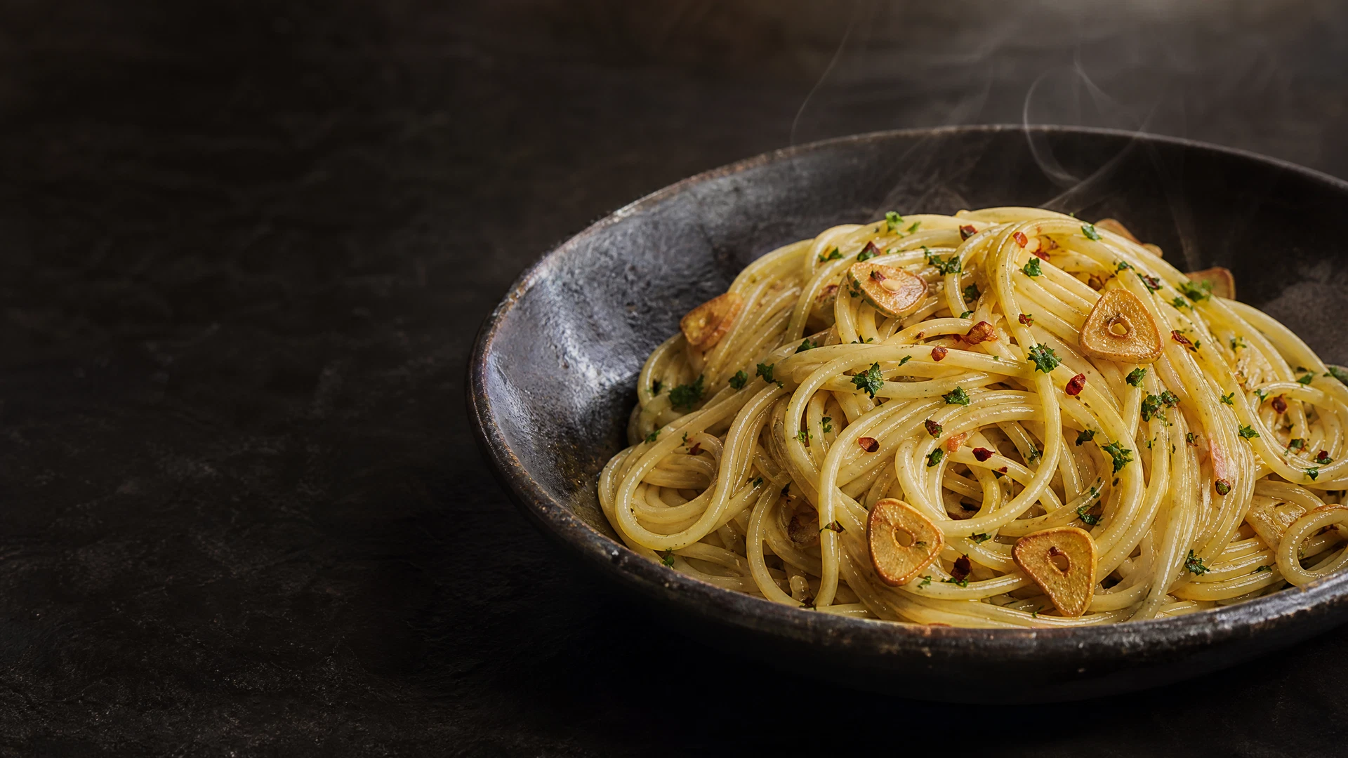 Cover image for Aglio e Olio for the Nights When the Fridge Is Mostly Optimism