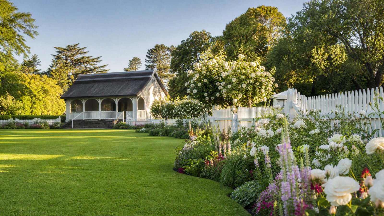 Cover image for Heritage gardens and cricket legends meet in the sophisticated heart of the Southern Highlands